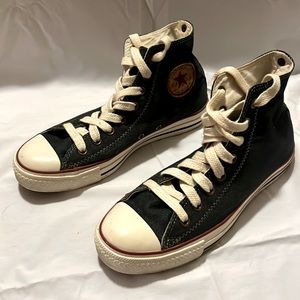 Converse Women’s size 9